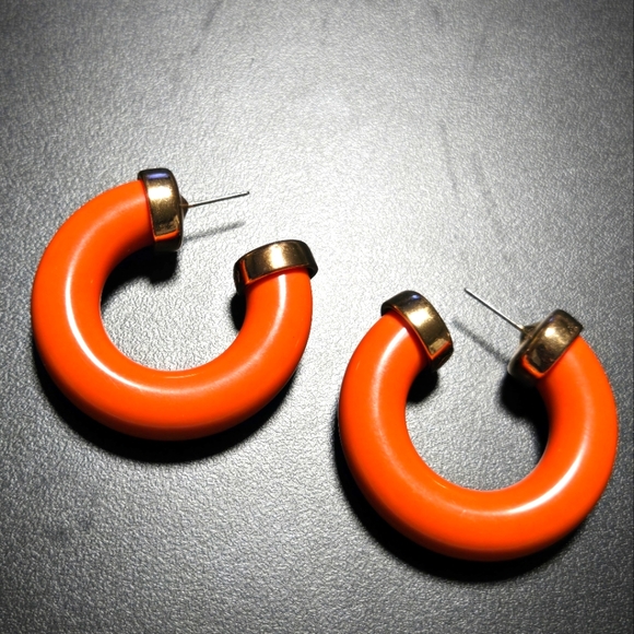 Kenneth Jay Lane Mini Coral Colored Tube Hoop Earrings - Picture 1 of 6